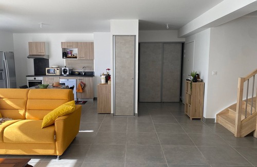 Leucate Apartment | Port Leucate: T4 Duplex Climatisé, 8 Pers, 400m Plage, Terrasses Est, Parking Sécurisé