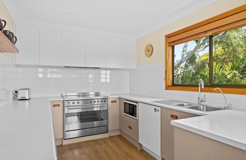 Port Willunga House | Port of Call ~ Port Willunga - Fantastic Entertainer just a Light Stroll from Port Willunga Beach
