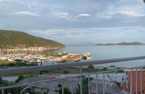 Nea Peramos Apartment | Port View House-Comfy Family Apartment-Panoramic View