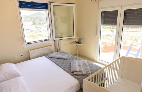 Nea Peramos Apartment | Port View House-Comfy Family Apartment-Panoramic View