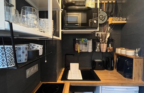 Vanves Apartment | Porte de Paris studio standing