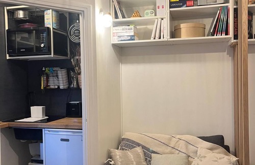 Vanves Apartment | Porte de Paris studio standing