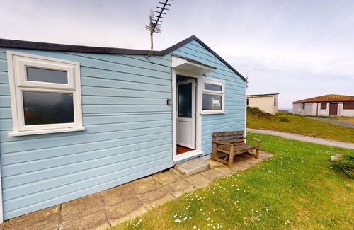 Hayle Apartment | Porthpean envelops you in its calm and comfortable space the moment you arrive