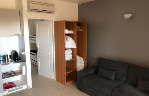 Grosseto-Prugna Apartment | Porticcio centre plage à pieds, studio-cabine 4 Pers max, promo 7 nuits