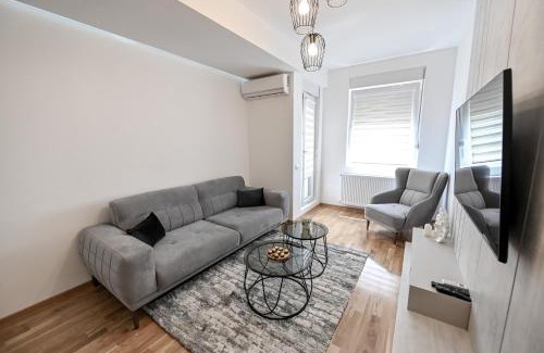Arandelovac Apartment | Porto lux