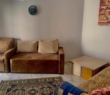 Al-Manasrah Apartment | Portosaid بورتو سعيد (غرفه وصاله)