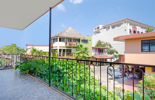 Barra de Navidad Hotel | Posada Casa Chiros