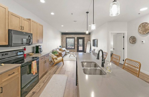 Dilworth Condo | Posh Condo in the Amazing Rail District!