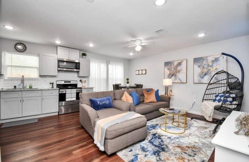 Washington Ave./ Memorial Park House | Posh HTX Getaway - Near downtown