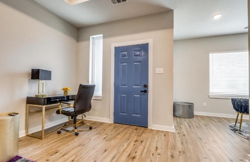 Barker House | Posh royalty living in a gated new neighborhood!