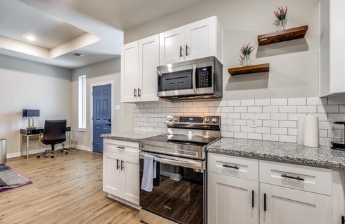 Barker House | Posh royalty living in a gated new neighborhood!