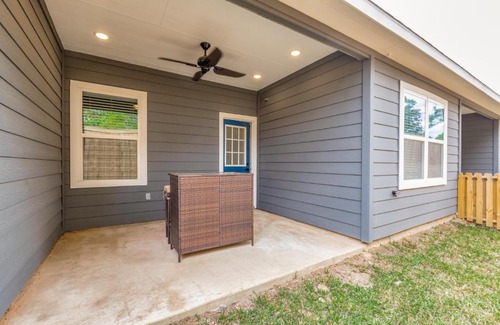 Barker House | Posh royalty living in a gated new neighborhood!
