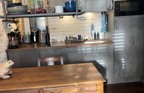 Chysauster Apartment | Posh Studio in the heart of Newlyn for the Solo Traveller/Art School Student