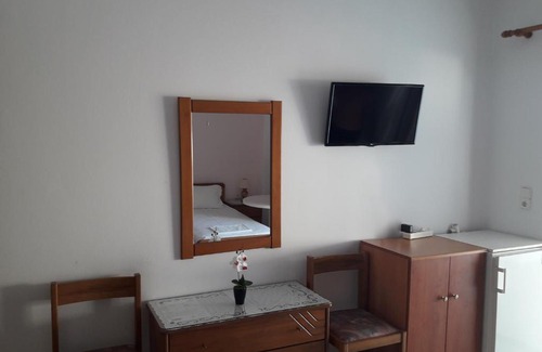 Amarinthos Apartment | Posidonia Pension