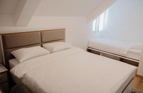 Milici Hotel | Potočari Han