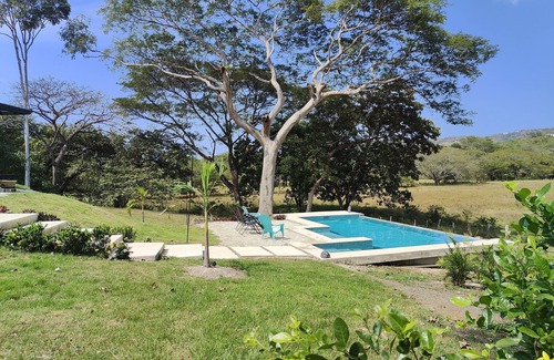 Potrero House | Potrero Hills CR, 10 min away from beautiful beaches!
