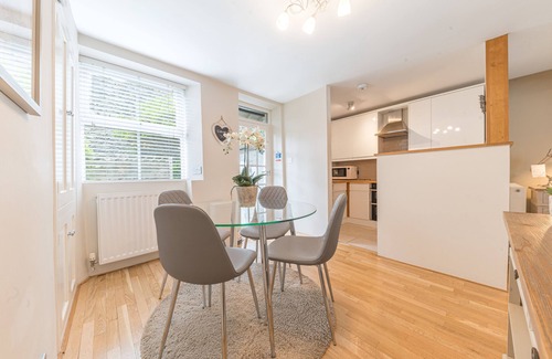 Bowness-on-Windermere Cottage | Pottery Gate - sleeps 4 in modern dog friendly cottage with parking and new bathroom