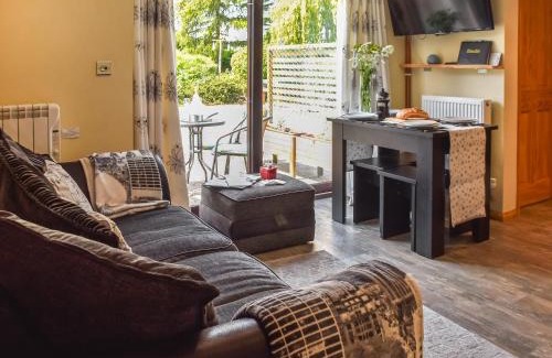 Surlingham House | Pottles Cottage