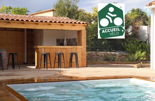Poussan Villa | Poussan, Villa des Oliviers, superbe villa classé