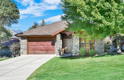 Wolf Creek House | Powder Mountain Retreat and Eden Sanctuary