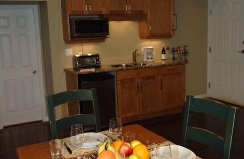 Revelstoke Apartment | Powder Pillow B&B - Luxury 1 Bedroom Suite