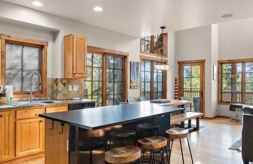 Tamarack Resort House | Powder Ridge Townhome - Ideal 2 BR Townhome|Ski in/Out, Pet Friendly