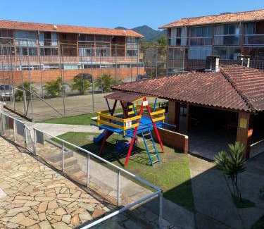 Jardim Carolina Apartment | Praia da Maranduba - Ville II - 200 metros da praia