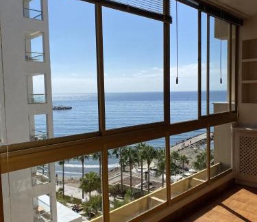 Marbella Seafront Promenade Apartment | Precioso apartamento en primera línea de playa