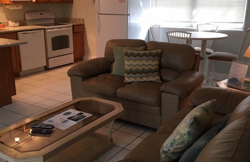 Siesta Key Cottage | Prem 2Bed/2Bath Gate House Cottage with private beach access!