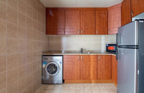 Jumeirah Lake Towers Apartment | Premier 1BR Apartment in JLT - Sleeps 3!