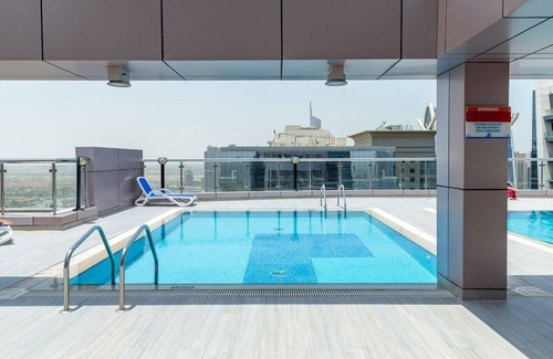 Jumeirah Lake Towers Apartment | Premier 1BR Apartment in JLT - Sleeps 3!