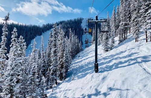 Telluride Apartment | Premier Downtown Telluride Condo with Pool, Hot Tub & Parking