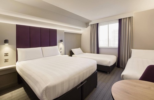 Cambridge Hotel | Premier Inn Cambridge - A14 J32