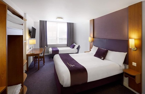 Carlisle Hotel | Premier Inn Carlisle Central North