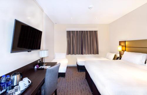 Discovery Gardens Hotel | Premier Inn Dubai Ibn Battuta Mall
