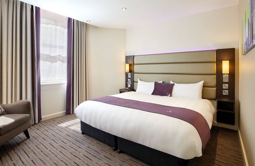Gosport Hotel | Premier Inn Gosport