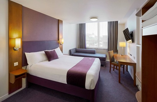 Winwick Hotel | Premier Inn Warrington North East