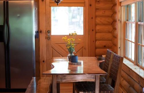 Elrod Cabin | Premiere Family Getaway Cabin Near UA and MSU: Wood Haven Retreat and Farm