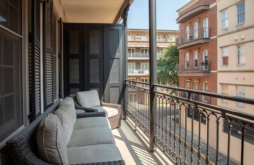 Oxford Condo | Premium 2 Bedroom 2 Bath Condo on the Oxford Square