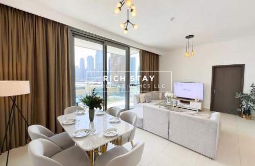 Bur Dubai Apartment | Premium 3BR plus Maids Burj Khalifa & Dubai Mall view