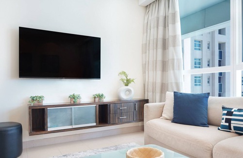 Jumeirah Lake Towers Apartment | Premium Apartment in the Heart of JLT