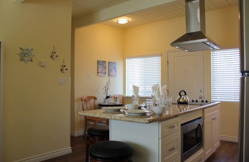 Carlsbad Apartment | Premium Coastal Getaway: A Seaside Retreat Unit G