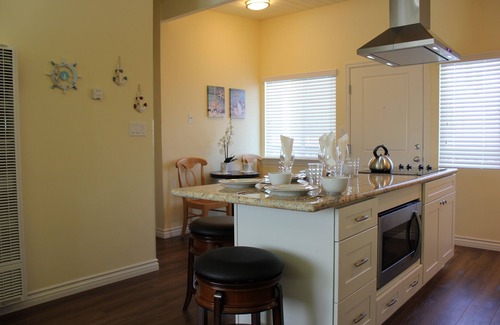 Carlsbad Apartment | Premium Coastal Getaway: A Seaside Retreat Unit G