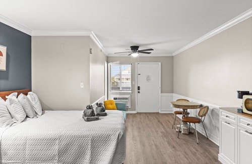Carolina Beach Hotel | Premium Double Queen Room Hotel- 2 Pools, Near Beach/Boardwalk, No Pets Allowed