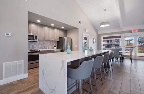 Foster City Apartment | Premium Foster City 2BR w/Gym, Pool, W/D, near highways, by Blueground