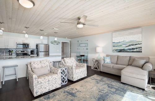 Crystal Beach Condo | Premium Gulf Front Condo - Private beach, free beach service - Book for 2026 now