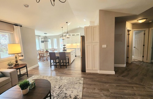 Rimrock House | Premium Home with Fire Pit-Patio Private Park, Walking Path, Family Neighborhood
