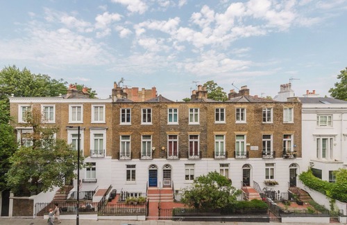 Campden Apartment | Premium Kensington 1BR w/City View, Fully Furnished, by Blueground