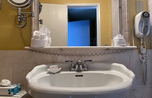 Downtown Monterey Cabin | Premium King Fireplace Room Walking Distance from the Beach!