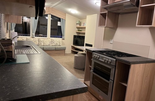 Mablethorpe Ski Chalet | Premium location - Sleeps 6 - Caravan on The Lakes